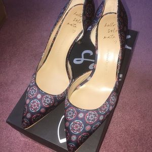 Gorgeous Banana Republic Navy Red D’orsay Pumps